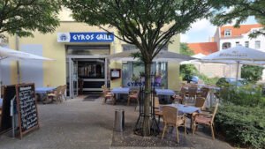Giamas Gyros Grill
