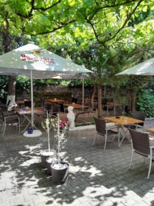 Restaurant YIA MAS